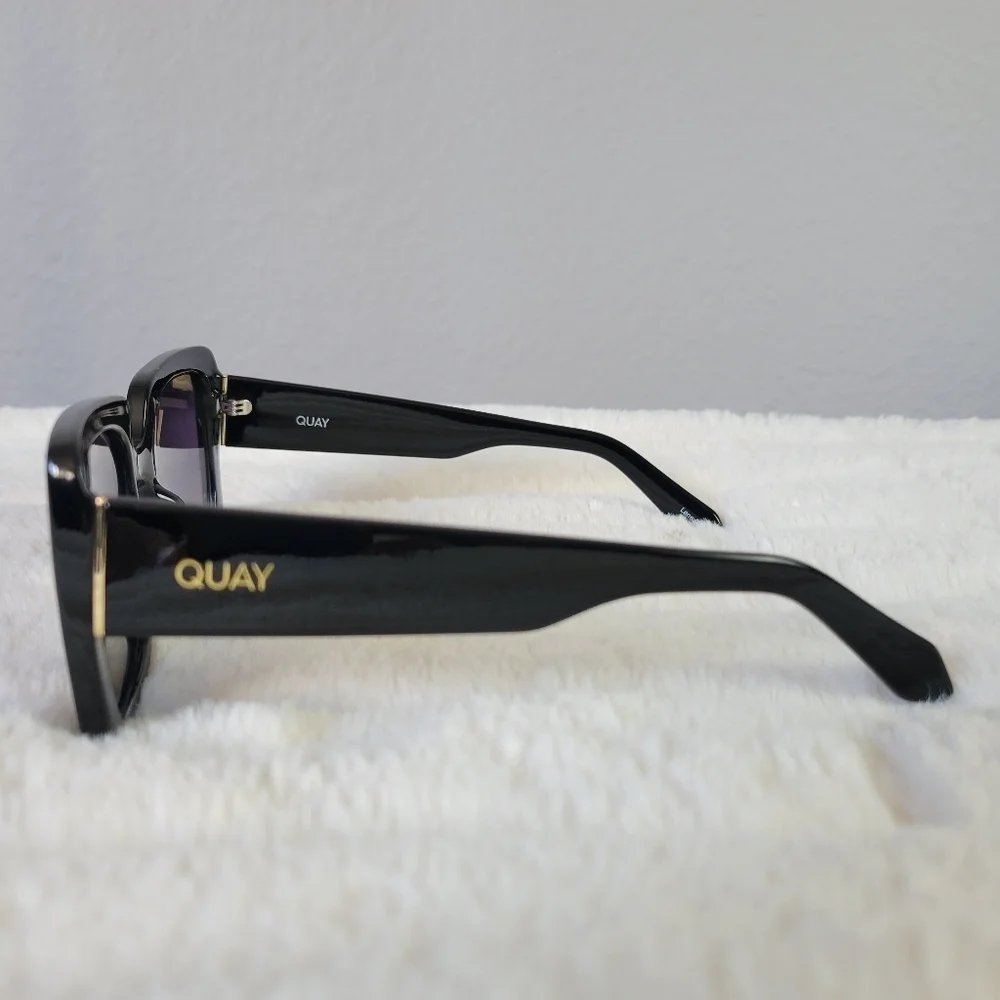 QUAY // ltd ed paris hilton collab oversized premium injection square sunglasses